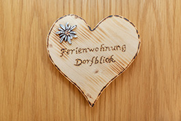 Lacknerhof_Dorfblick Türschild